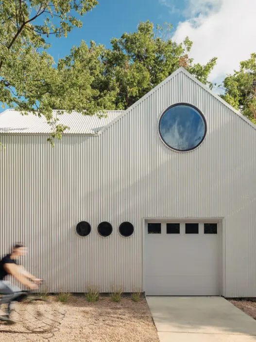 Exterior of the Birdhouse ADU in Austin's Chestnut neighborhood, designed by North Arrow Studio